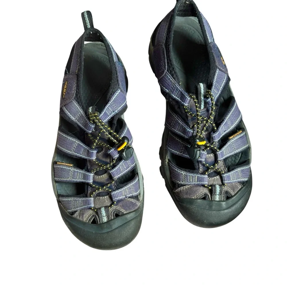 Keen Women's Navy and Black Closed-Toe Sport Sandals